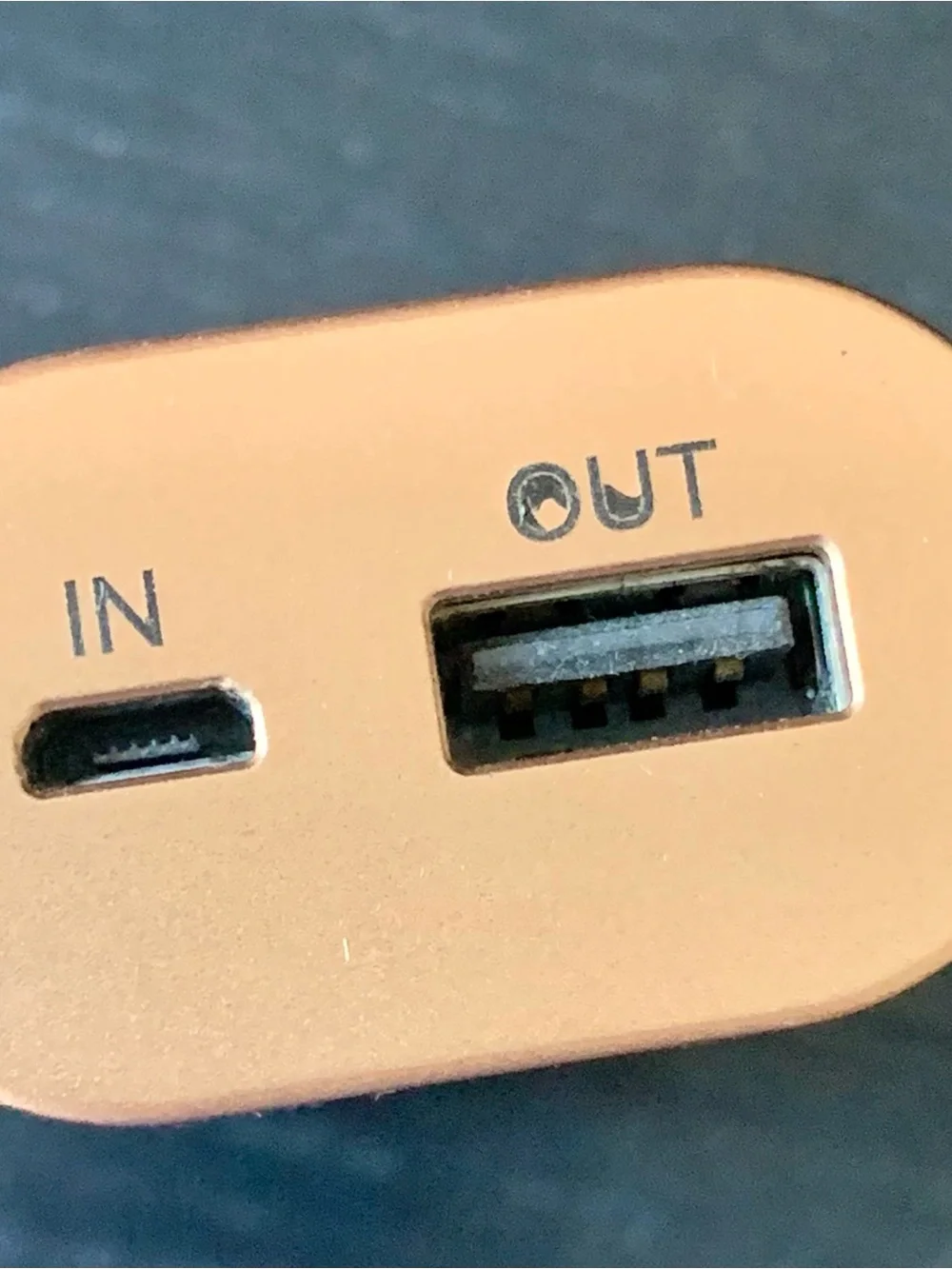 Duracell Model PB2 Power Bank 6700mAh Fast Charge MicroUSB Cable 5V 2.4A 24.3Wh